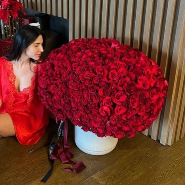 Red Rose Delivery in Manhattan